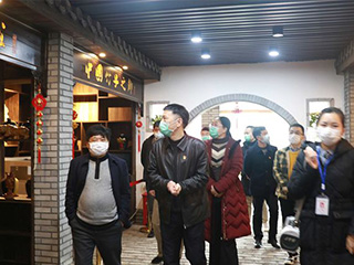 市委書記陳建新調(diào)研雙龍戲珠酒業(yè)復(fù)工復(fù)產(chǎn)工作